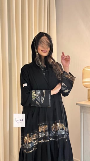 عباية اريج بقماش بلاك بيري مع تطريز لينن هندي طبقات اسود