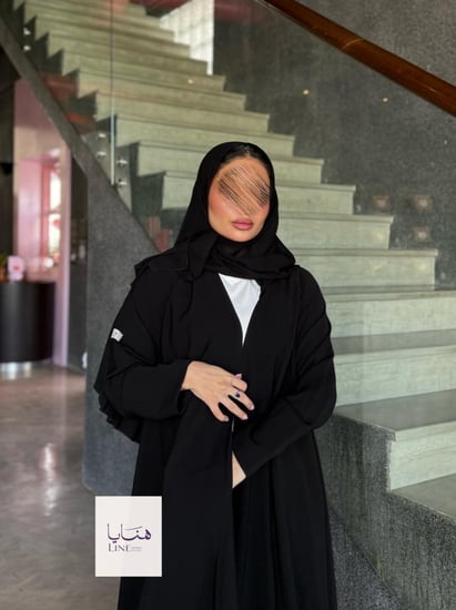 عباية كولينا دبل كلوش بقماش كريب رموش شامل طرحه كسرات اسود