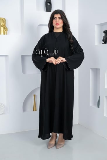 عباية ملكي بتطريز حلزوني