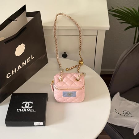 شنط شانيل ميني فانيتي