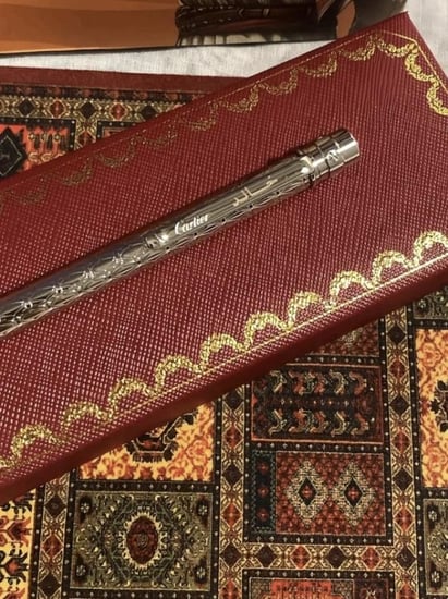 قلم بالاسم فخامة منقوش