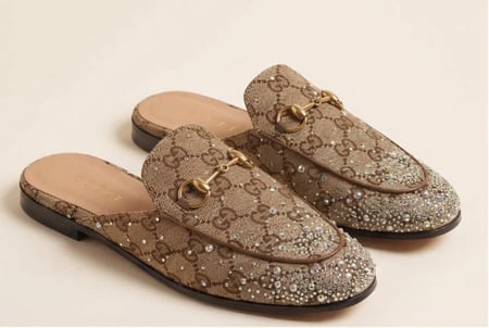 سليبر فلات من جوتشي GUCCI بتصميم مطرّز ولامع ستايل راقٍ وأنيق ماستر كوالتي