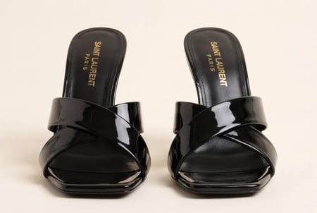 كعب نسائي فاخر من سان لوران Saint Laurent أناقة عصرية بتوقيع أيقوني ماستر كوالتي