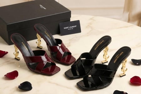 كعب نسائي فاخر من سان لوران Saint Laurent أناقة عصرية بتوقيع أيقوني ماستر كوالتي