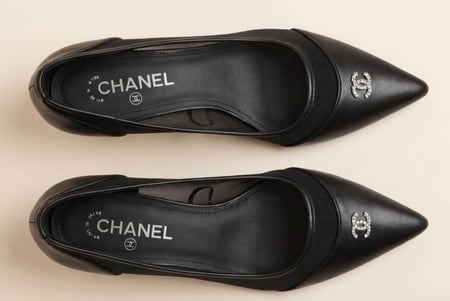 كعب نسائي كلاسيكي من شانيل CHANEL أناقة خالدة بتفاصيل فاخرة ماستر كوالتي