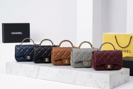 شنط يد من ماركة CHANEL (شانيل) . ماستر كوالتي