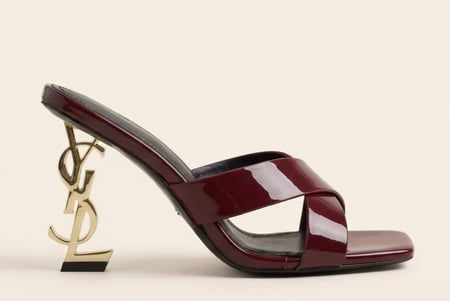 كعب نسائي فاخر من سان لوران Saint Laurent أناقة عصرية بتوقيع أيقوني ماستر كوالتي