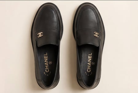 حذاء لوفر نسائي من شانيل CHANEL فاخر باللون الأسود ماستر كوالتي