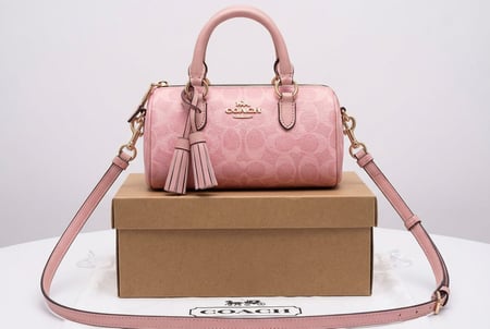 حقيبة كوتش روان نسائية – تصميم أنيق وعصري ماستر كوالتي