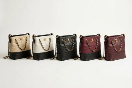 حقيبة شانيل جلد مبطّن بتصميم ثنائي اللون ماستر كوالتي