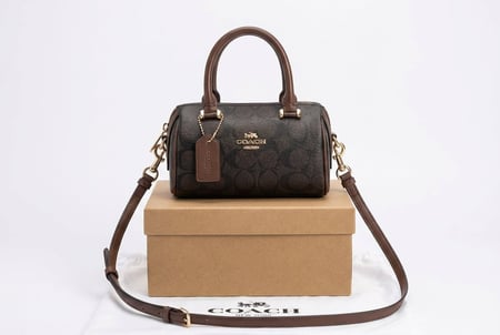 حقيبة كوتش روان نسائية – تصميم أنيق وعصري ماستر كولتي