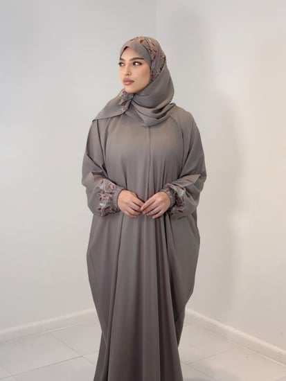 شرشف صلاة نسائي منقط بخامة باردة