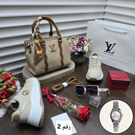 طقم نسائي ماركة لويس فيتون