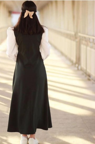 مريول مدرسي زيتي متوسط تفصيل