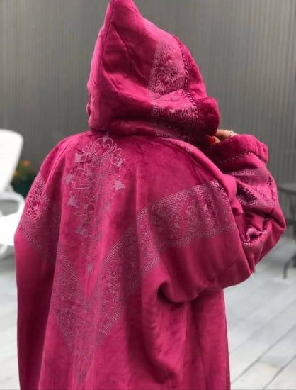فروات نسائي مع نقش ليزر