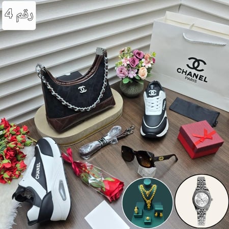 طقم نسائي ماركة شانيل كامل نفس الصورة