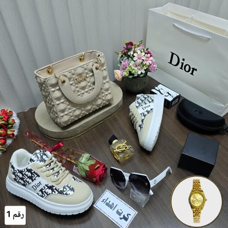 طقم نسائي ديور