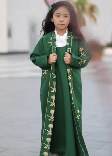 دقله بناتي  اخضر مع تطريز سيفين ونخلة