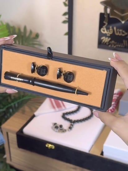 طقم تخرج رجالي جيفنشي