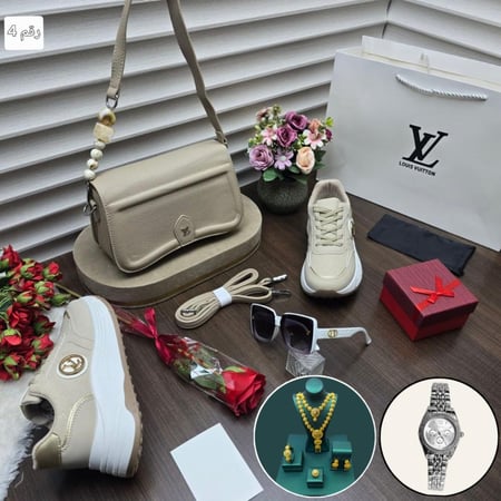 طقم نسائي ماركة لويس فيتون كامل نفس الصورة