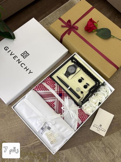 طقم رجالي من جيفنشي هدايا العيد