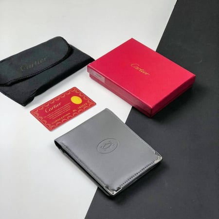 محفظة رجالية جلدية باللون الرمادي الجذاب مع زوايا معدنية