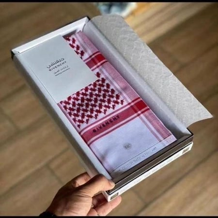 شماغ رجالي كلاسيكي أنيق من القطن الفاخر بتصميم عصري وجودة عالية