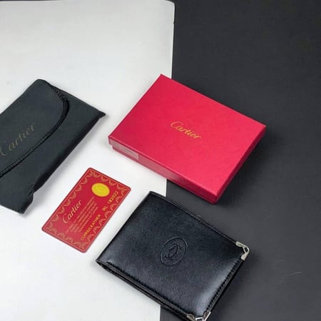 محفظة رجالية جلدية باللون الأسود الكلاسيكي مع زوايا معدنية