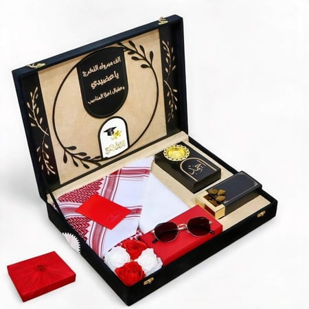 شماغ أحمر وقماش عالي الجودة في طقم هدية رجالي فاخر