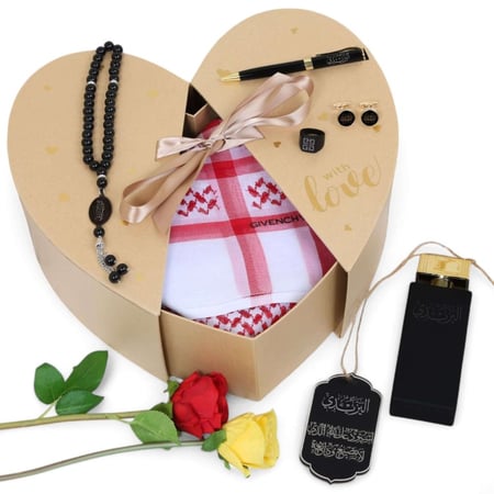شراء طقم القلب الفاخر يضم هدية متكاملة من شماغ وإكسسوارات رجالية