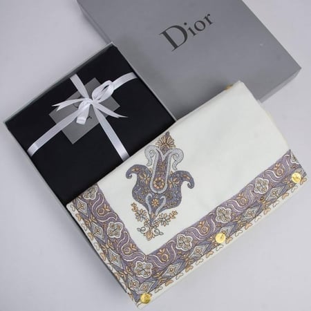 خامة راقية وتصميم أنيق يجتمعان في طقم رجالي شتوي مميز