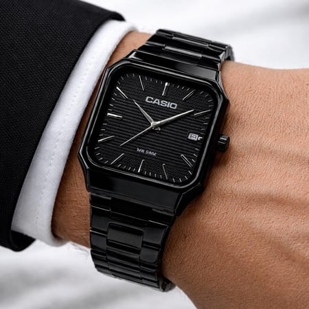 ساعة كاسيو رجالية اللون اسود