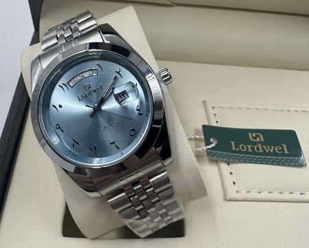 ساعة رجالية من ماركة Lordwel اللون فضي ميناء سماوي
