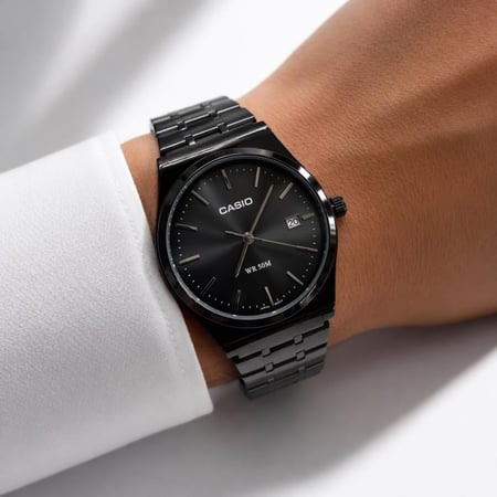 ساعة كاسيو رجالي اللون اسود