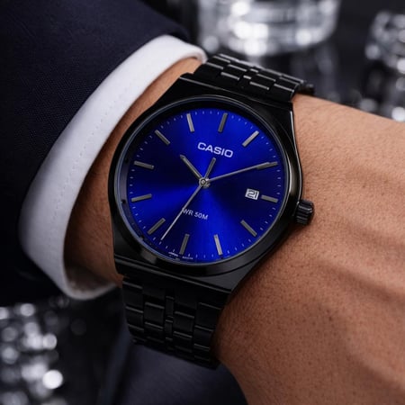 ساعة كاسيو اللون اسود ميناء كحلي