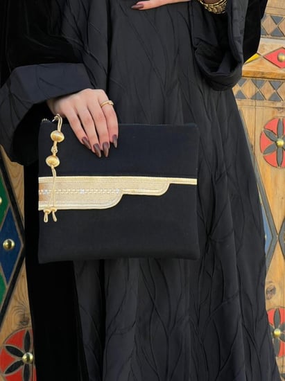 باوتش سمو بتطريز ذهبي وفضي (حجم صغير )