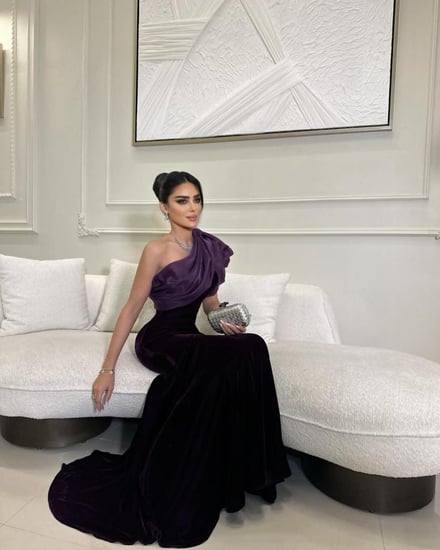 فستان سهرة بكتف مكشوف