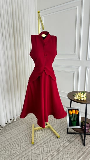 فستان ناعم قصير بدون اكمام لون احمر