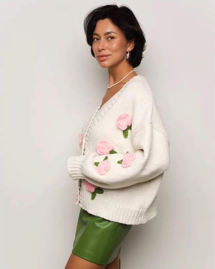 كارديجان نسائي مطرز بالورود وبأزرار أمامية