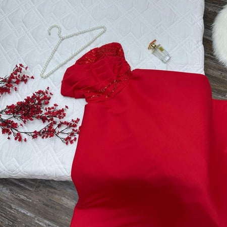 فستان سهرة احمر تفته مطفي كلوش