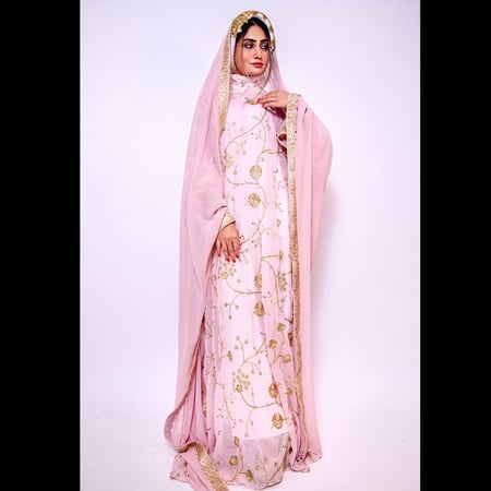 لبس الزبون المديني الوردي