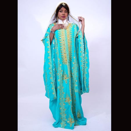 لبس حجازي نيلي