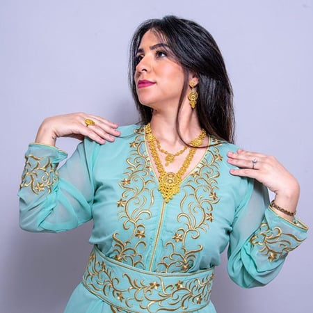 قفطان عشبي مطرز