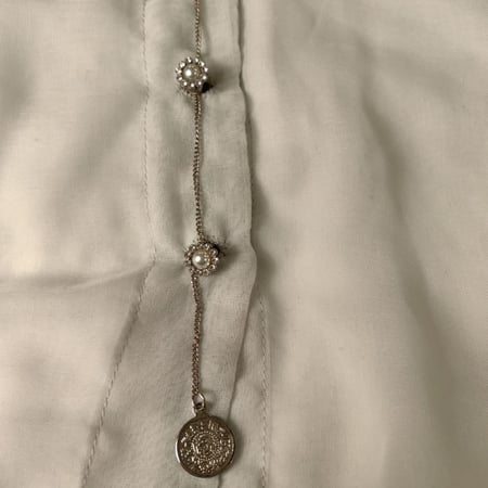 ازارير وردة اللؤلؤ الفضية