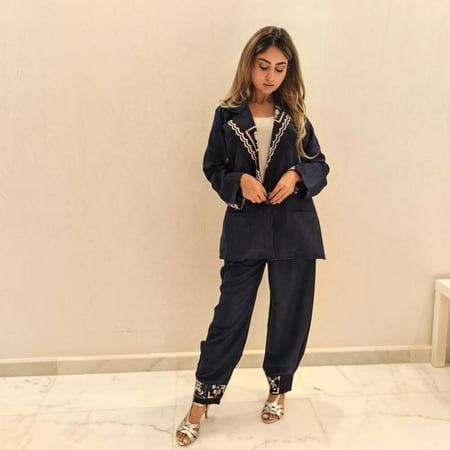 بدله كحلي غامق