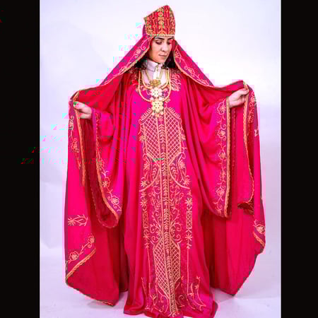 لبس مديني فاخر تطريز يدوي مع ذيل