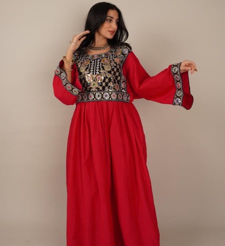 فساتين تطريز يدوي