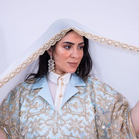 زبون سماوي تطريز ثقيل