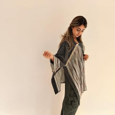 طقم زيتي مخطط