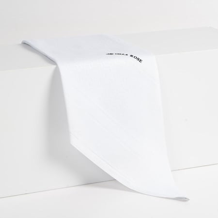 شماغ فيلا روز أبيض كلاسيك انجليزي اصدار 2025